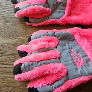 The North Face Kids' Bright Pink and Gray Mittens Size Large For Girls